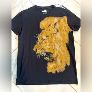 NWT Heads or Tails, men’s medium, black tee shirt with golden rhinestone lion